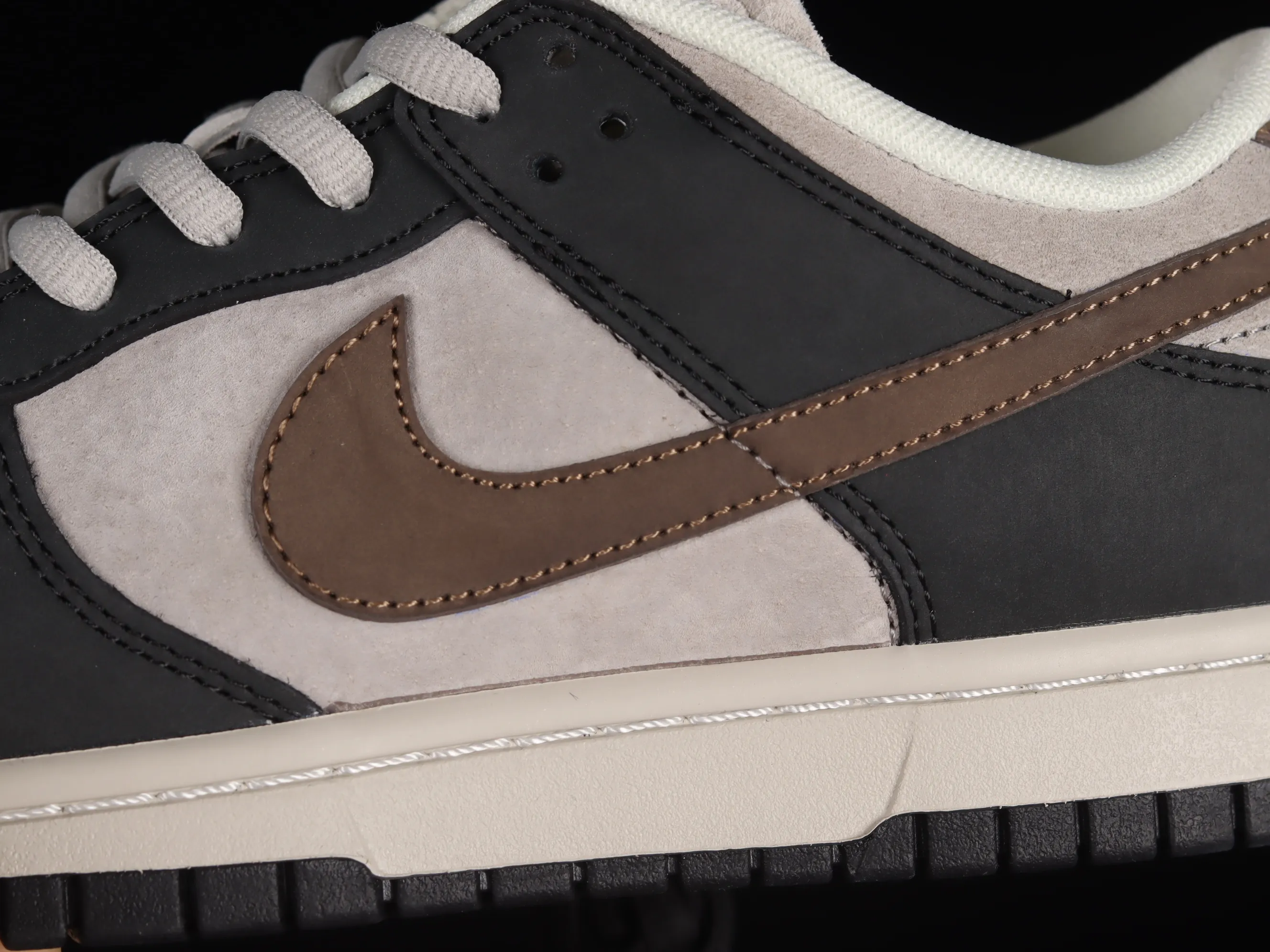 All Categories Nk SB Dunk Series Nk SB Dunk Low Low-top sneakers Otomo Katsuhiro x Nk SB Dunk Low "Steamboy OST" Otomo Katsuhiro co-branded SB low-top sports and leisure sneakers LF0039-003
